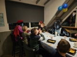 Sinterklaasfeest bij S.K.N.W.K. voor JO7-1 van vrijdag 1 december 2023 (130/180)